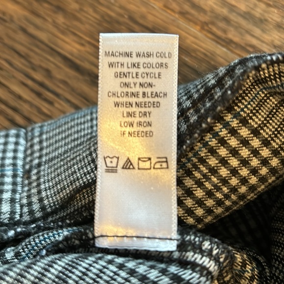 Petite slip on plaid stretch skinny pant is a go anywhere essential! - Picture 7 of 10